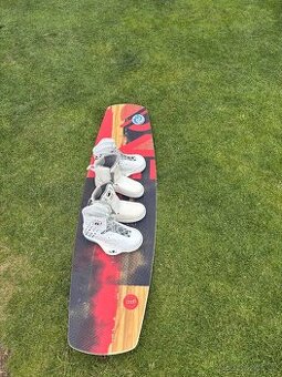 Prodám wakeboard a vázáni
