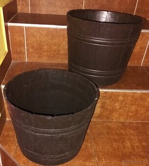 Dva obaly na květináč - průměr 30 cm,plast