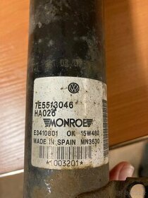 Zadní tlumič-7EE5513046 VW T5