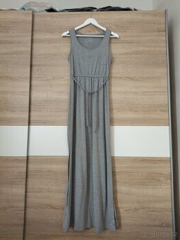 Šedé šaty