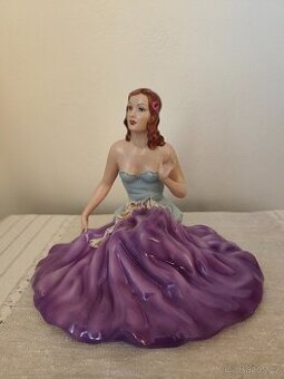 Royal dux žena so sukňou porcelánová soška