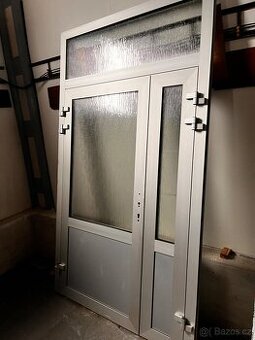 DVOJE VELIKÉ VCHODOVÉ HLINÍKOVÉ DVEŘE 150x260-PLZEŇ