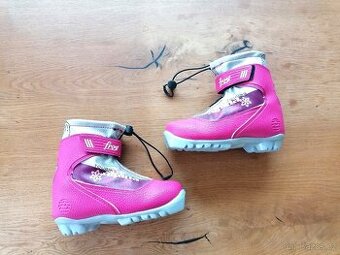 Dívčí boty na běžky vel. 30 Alpina jako nové