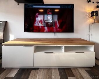 Nízká komoda / TV stolek Xora 180 cm