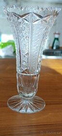 Skleněná broušená číše