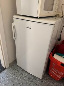 Malá lednička Gorenje s mrazákem