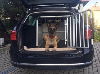 Klec pro psa do auta