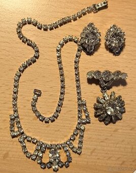 Stará souprava bižutrie - broušené sklo.