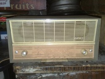 Staré rádio retro Sputník