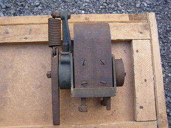 Prodám funkční zapalovací magnetku Bosch z 20. let