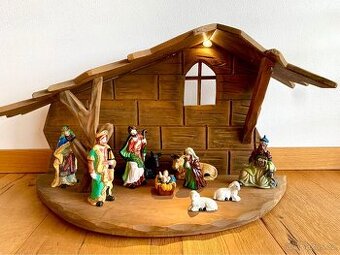 Starý velký dřevěný betlém s osvětlením