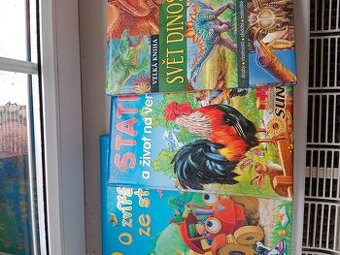 Různé knihy velké