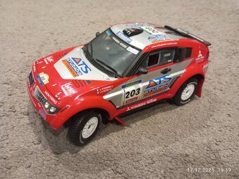 Prodám sběratelské auto Mitsubishi Pajero EVO