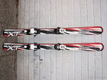 Carvingové dětské lyže 130 cm TecnoPro, bezvadný stav.