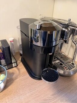 Nespresso kavovar Vertuo Next Deluxe