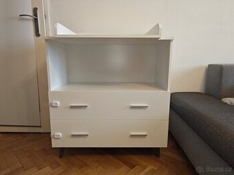 Přebalovací komoda