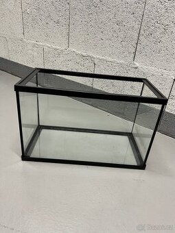 Skleněné akvárium 40 × 20 × 25 cm - 1