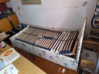 Polohovatelná elektrická postel