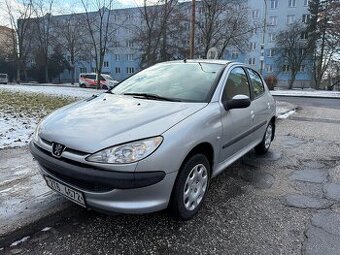 Peugeot 206 1,1 benzín 9/2024 najeto 95tkm