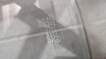 Tatra 613 long koupím okna zadních dveří