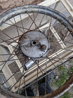 Přední kolo ČZ 150 brzda Šít