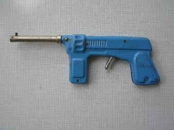 Staré hračky - samopaly