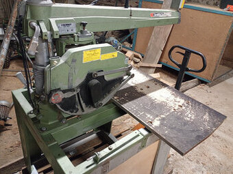 Radialní pila Dewalt