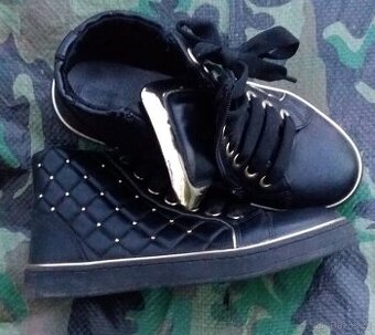 Dámské boty velikost 37