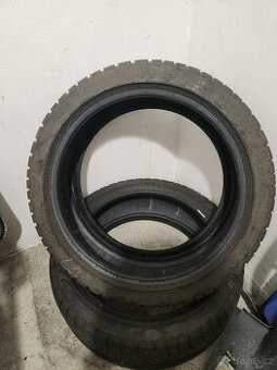 245/40 r19 zimni