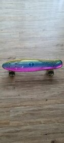 Pennyboard 56cm se svítícíma kolečkama
