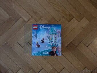 LEGO® Disney Princess™ 43218 kouzelný kolotoč Anny a Elsy
