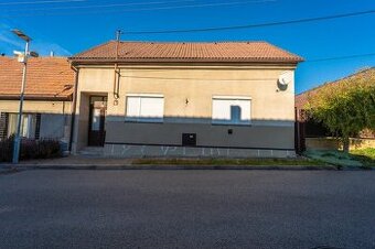 Prodej řadového rodinného domu 3+1 v obci Dolní Bousov