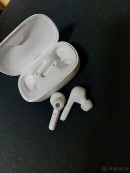 Bezdrátová sluchátka Soundcore Life P2