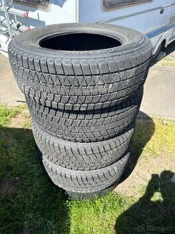 Prodám gumy z amarok