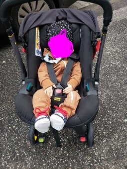 Autosedačka Doona i Nitro Black do letadla