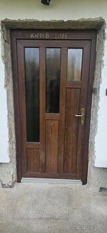 Plastová okna, balkonové dveře a vchodové dveře (dvojsklo)