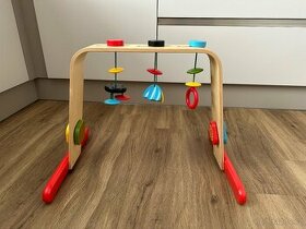 Dřevěná hrazdička pro miminko Ikea