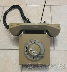 Retro telefon Tesla 1979