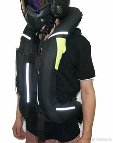 Airbag vesta na motorku
