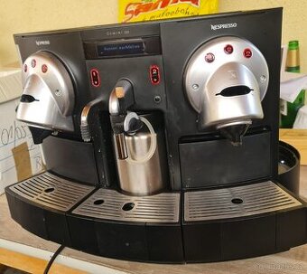 Nespresso kávovar DEMINI 220