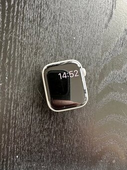 Apple watch series 8