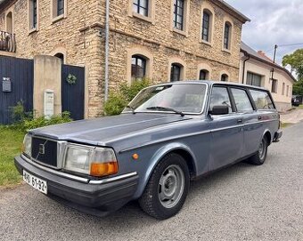 Volvo 245 GL D6 - zamluveno