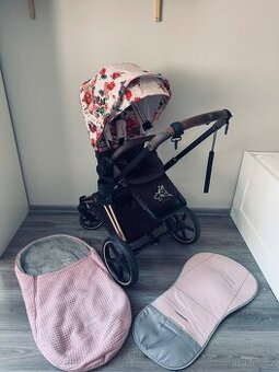 Sportovní kočárem Cybex priam Spring Blossom light s přísluš