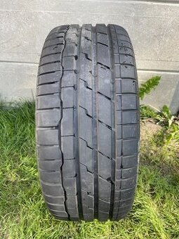 Letní pneu Hankook 235/40 R18