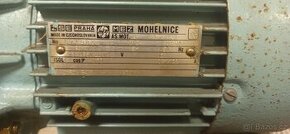 Elektromotor mez Mohelnice s převodovkou
