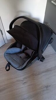 Autosedačka Kiddy Evoluna i-Size 2 + ISOFIX základna