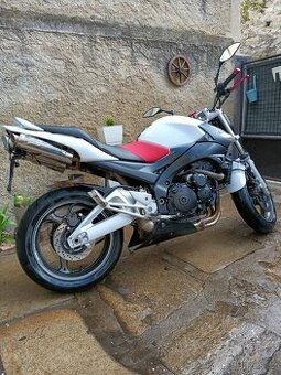 Suzuki GSR 600