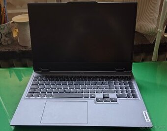 Lenovo LOQ 15IAX9 RTX 4050 6GB v záruce + brašna