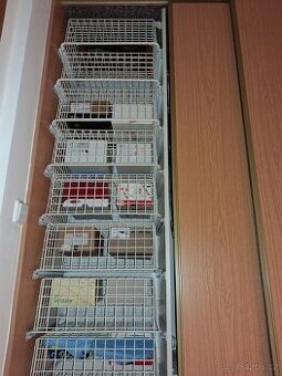 VÝSUVNÉ  KOŠE do vestavěné skříně bílý smalt kovové prodám