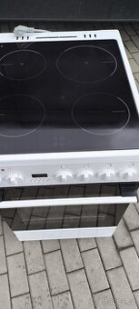 Prodám elektrický sporák indukční Mora